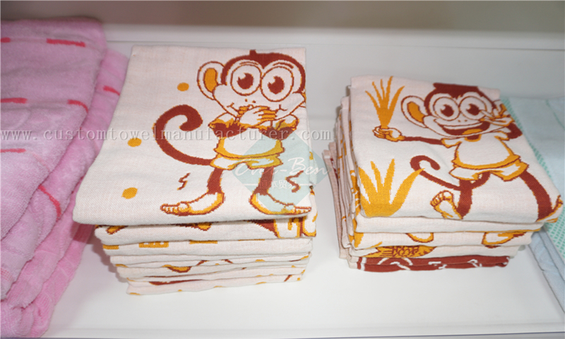 China Bulk Custom Jacquard Cotton Towel Gift Producer wholesale Bespoke Auto Towels Gifts Supplier